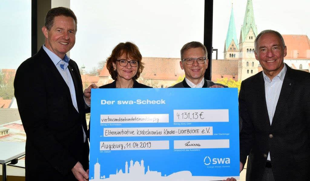 Seit Oktober 2015 spenden Mitarbeiterinnen und Mitarbeiter der Stadtwerke Augsburg von ihrem Gehalt den „Restcent“.