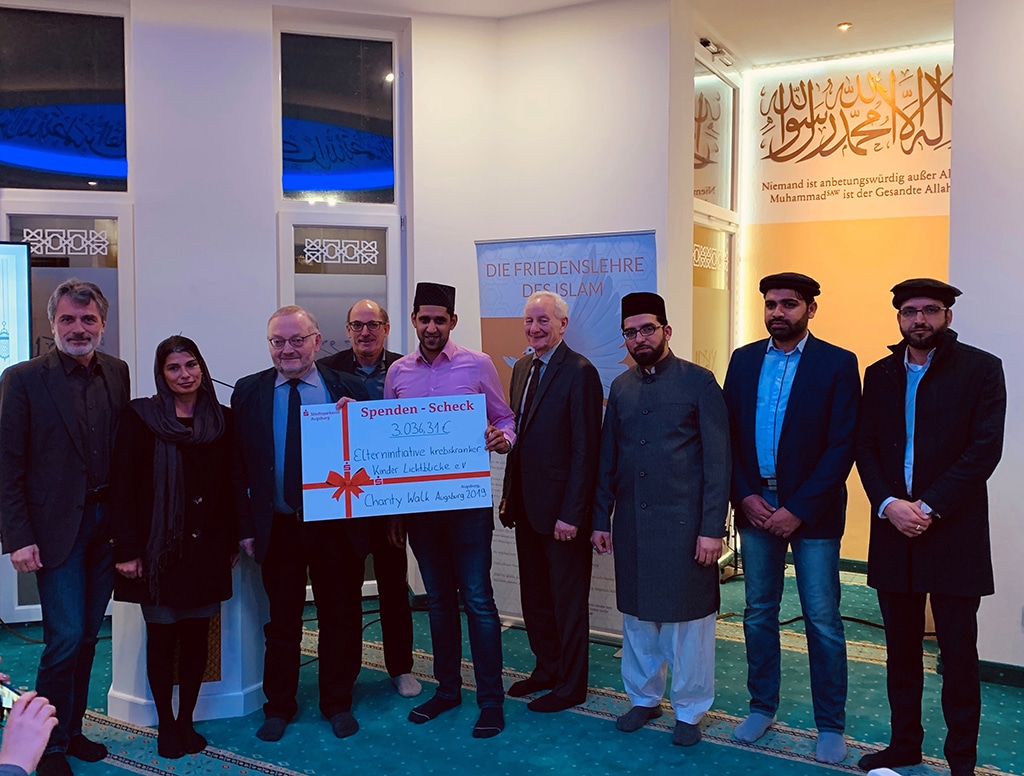 Am 1. September 2019 führte die Jugendorganisation der Ahmadiyya Muslim Jamaat den 5. Charity Walk & Run Lauf in Augsburg durch. Wie in den Vorjahren hatten die Teilnehmer eine Fünf- und eine Zehn-Kilometer-Strecke zur Auswahl.
