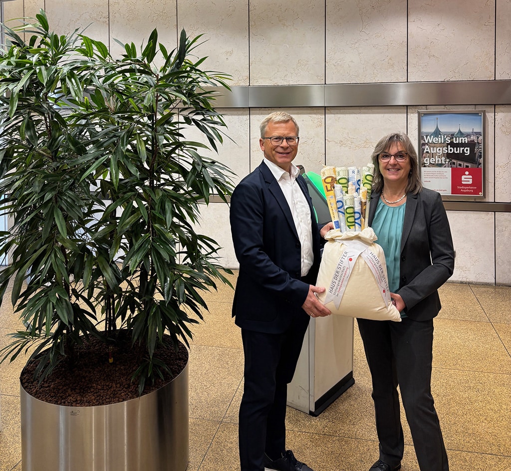 Mehrere private Stiftungen in der Stiftergemeinschaft der Stadtsparkasse Augsburg unterstützen die Elterninitiative krebskranker Kinder Augsburg.